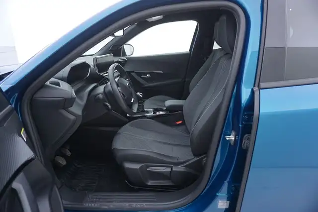 Peugeot 2008 view 10