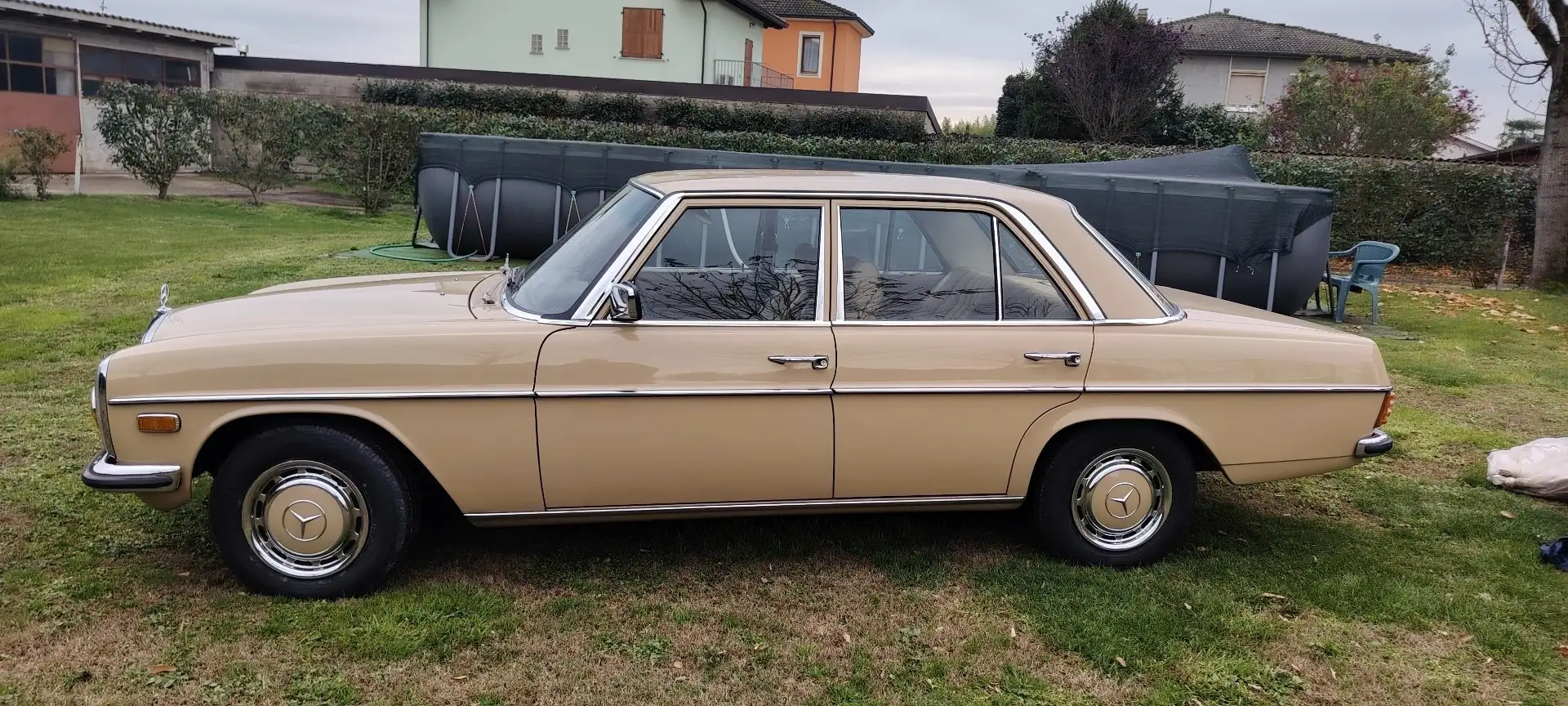 Mercedes-Benz 200 200 D - 1