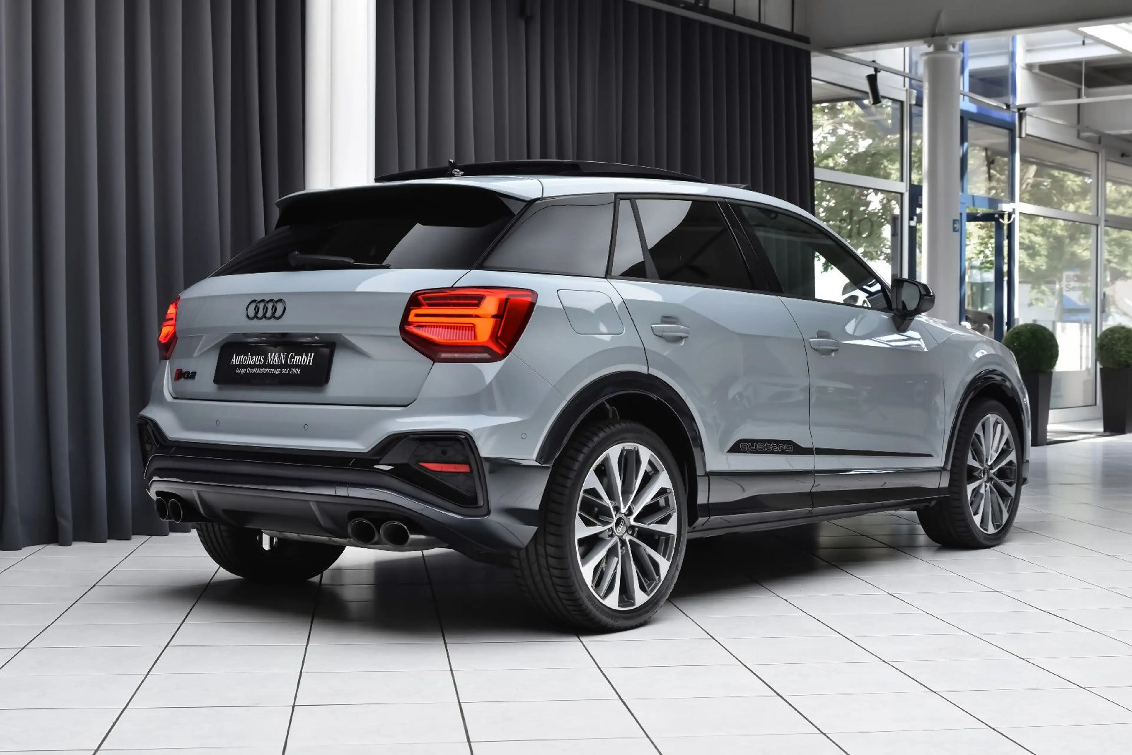 Audi SQ2 2.0 TFSI quatt. *ACC* Pano* Sonox* Matrix* — photo 11