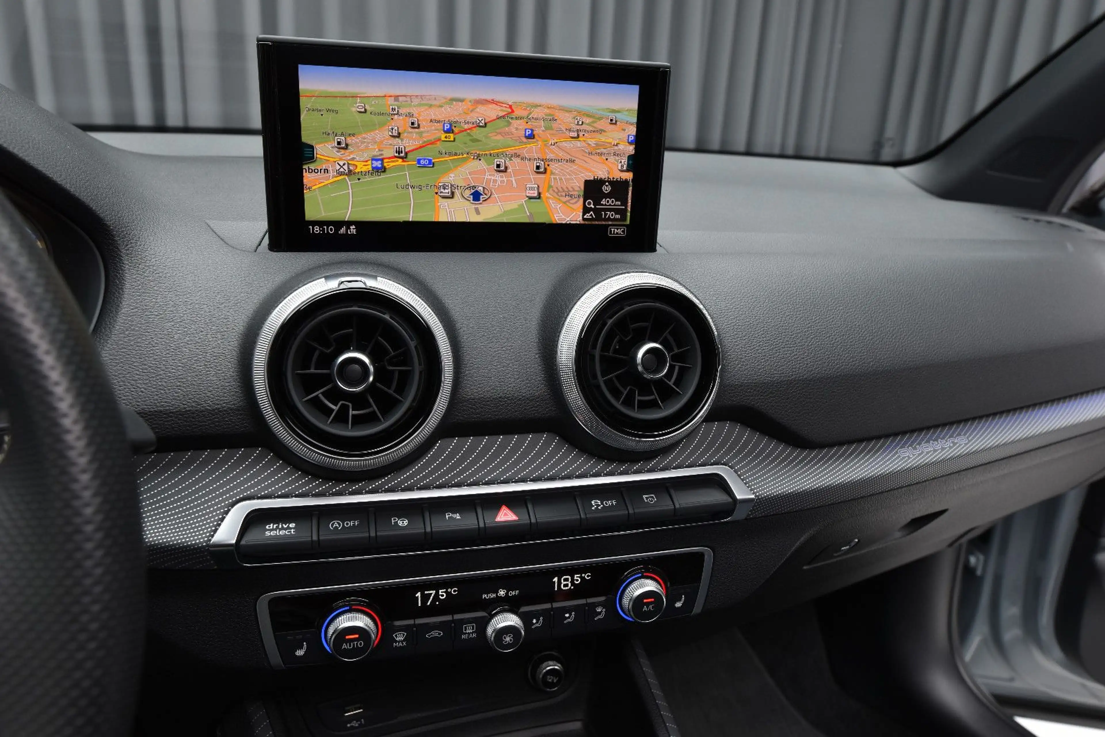 Audi SQ2 2.0 TFSI quatt. *ACC* Pano* Sonox* Matrix* — photo 13