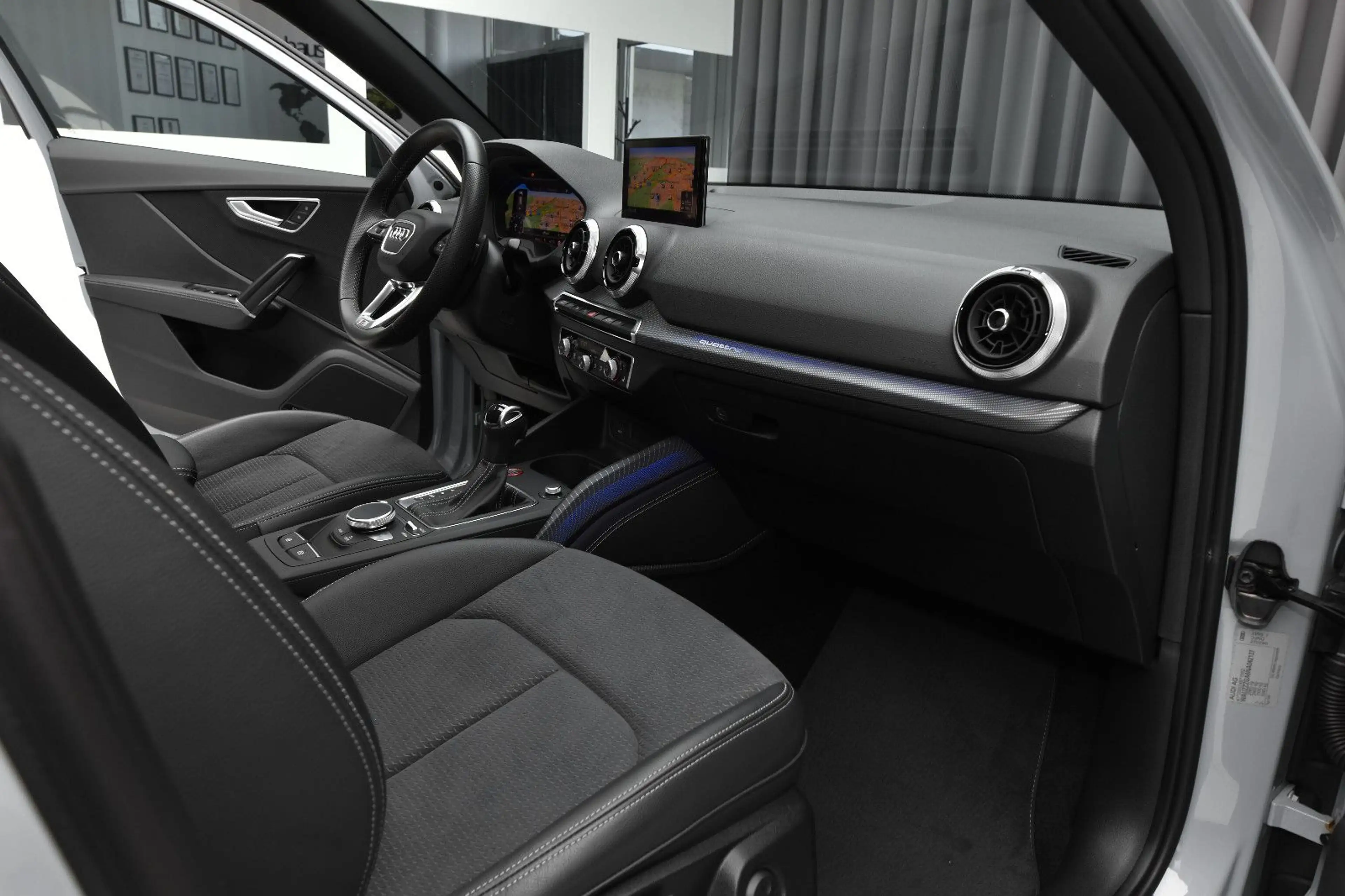 Audi SQ2 2.0 TFSI quatt. *ACC* Pano* Sonox* Matrix* — photo 8