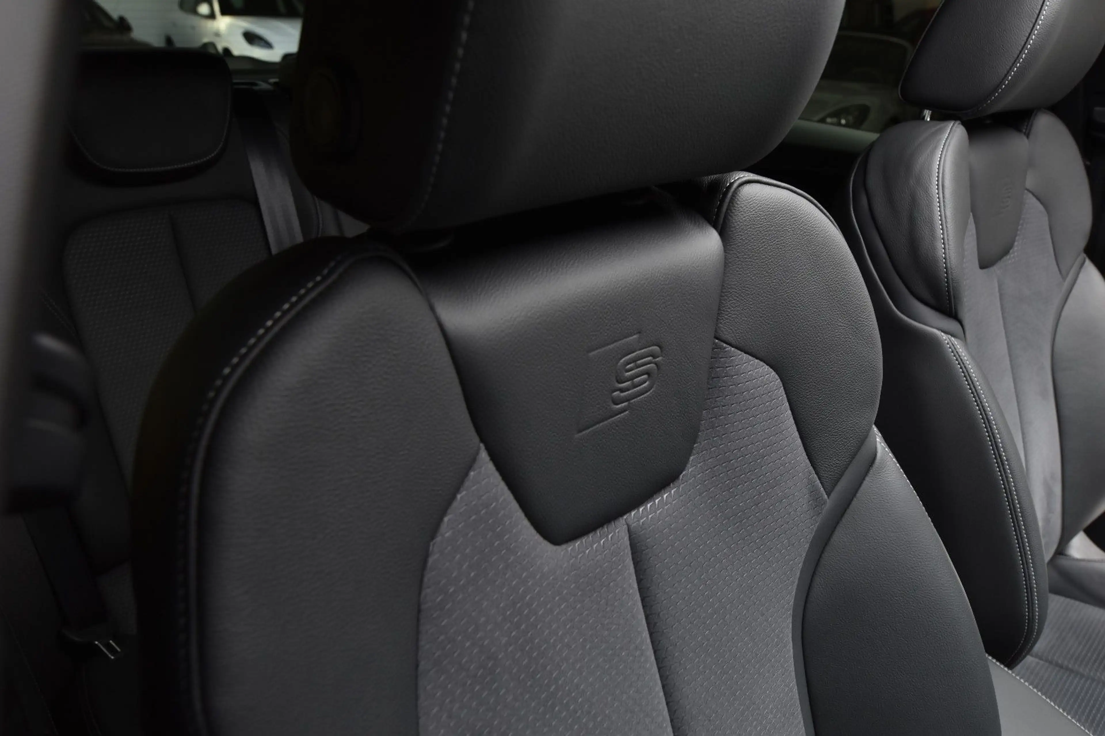 Audi SQ2 2.0 TFSI quatt. *ACC* Pano* Sonox* Matrix* — photo 4
