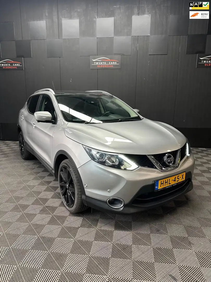 Nissan Qashqai 1.2 Premier Edition | Led | Camera | Leder | DAB | Grijs - 1