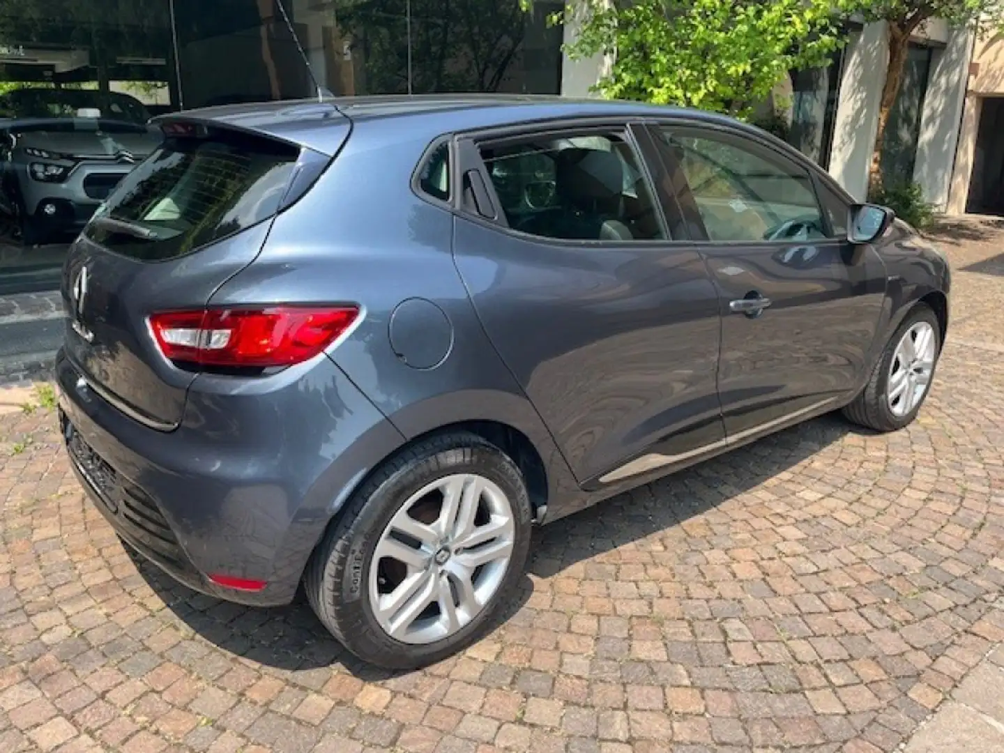 Renault Clio 1.2 75CV 5 porte Life Grigio - 2