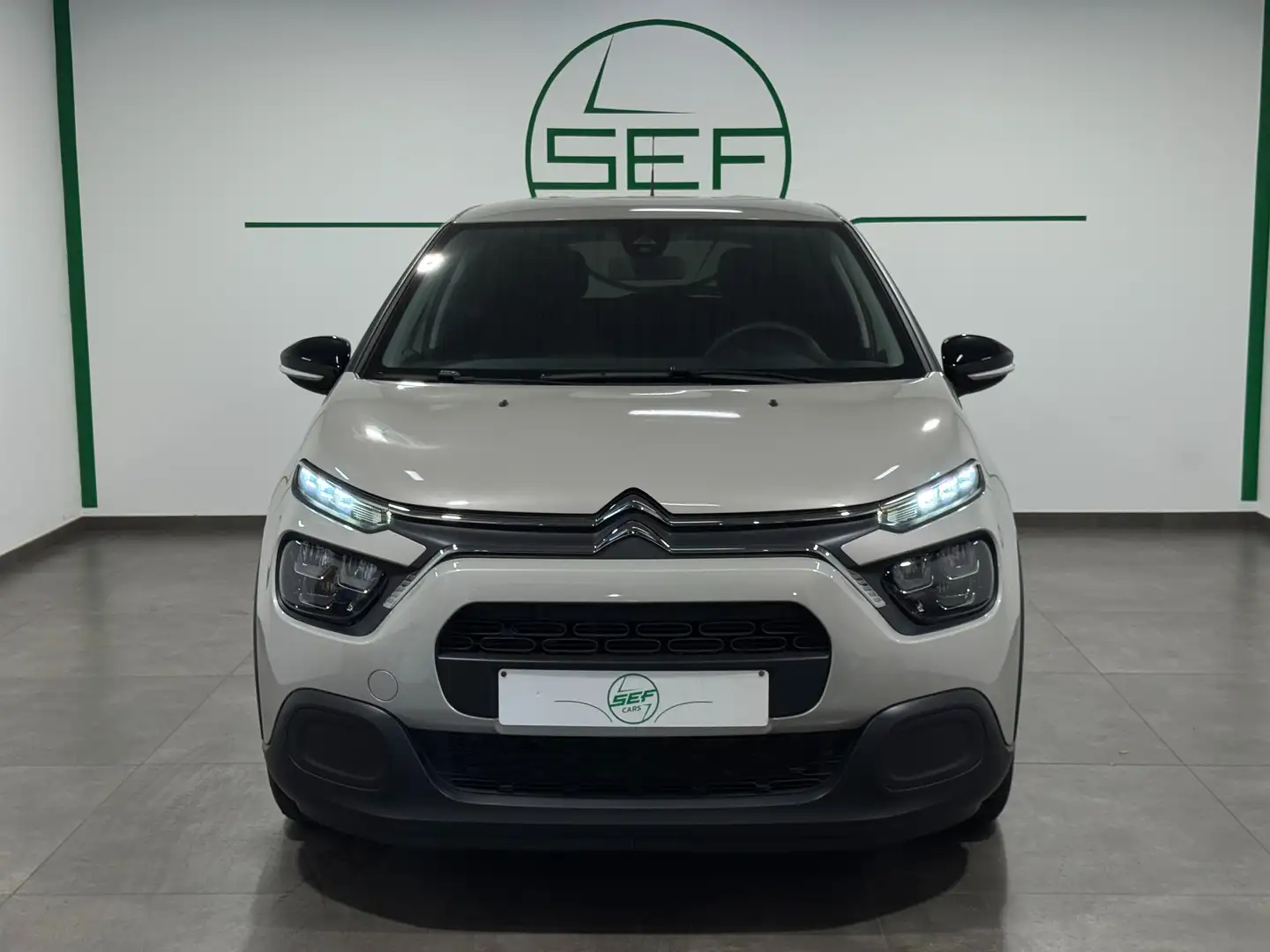 Citroen C3 ** 1.2i  ** 24.000KM ** Garantie 12 mois ** Gris - 2