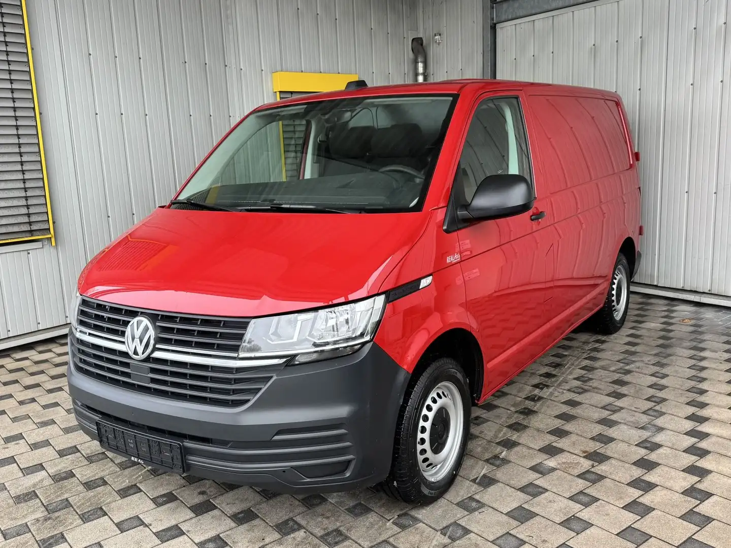 Volkswagen T6 Transporter 6.1 Kasten TDI 4Motion DSG AHK Rot - 2