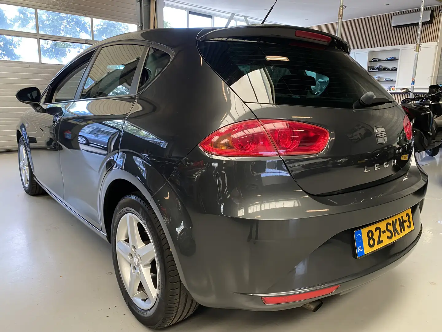 SEAT Leon 1.2 TSI Ecomotive COPA Airco, Cruise, Lichtmetalen Grigio - 2