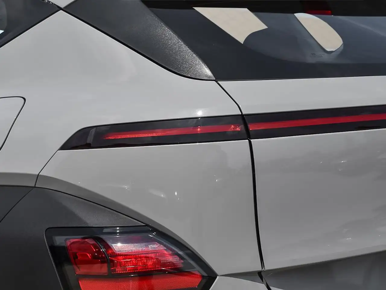 Hyundai KONA снимка Hyundai KONA