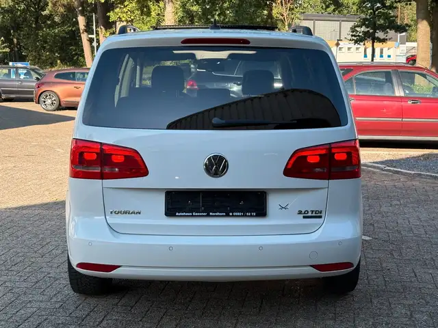 Volkswagen Touran view 6