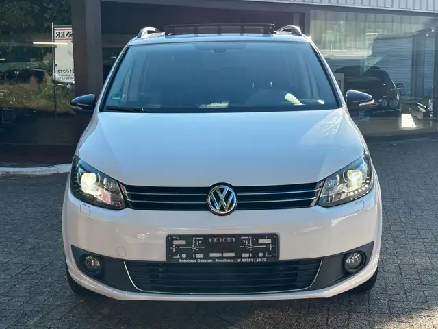 Volkswagen Touran view 3