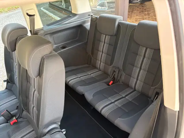 Volkswagen Touran view 15