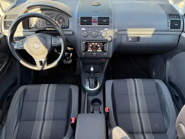 Volkswagen Touran view 11