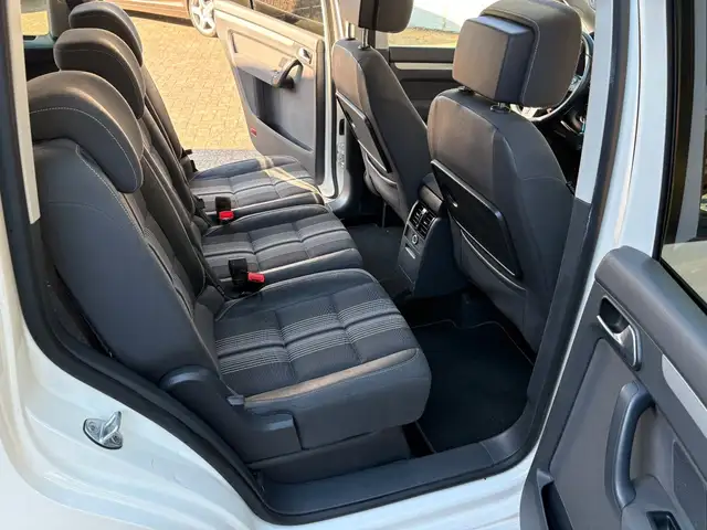 Volkswagen Touran view 13