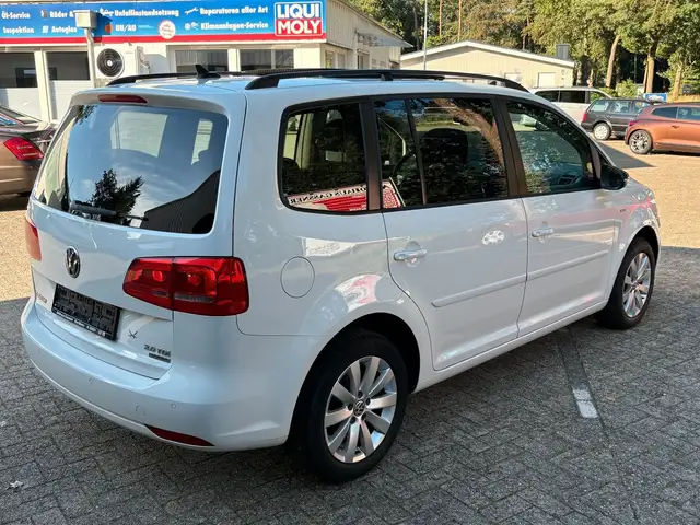Volkswagen Touran view 8
