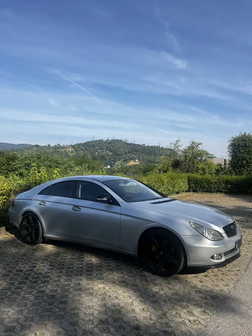 Mercedes-Benz CLS 500 Aut. Plateado - 2