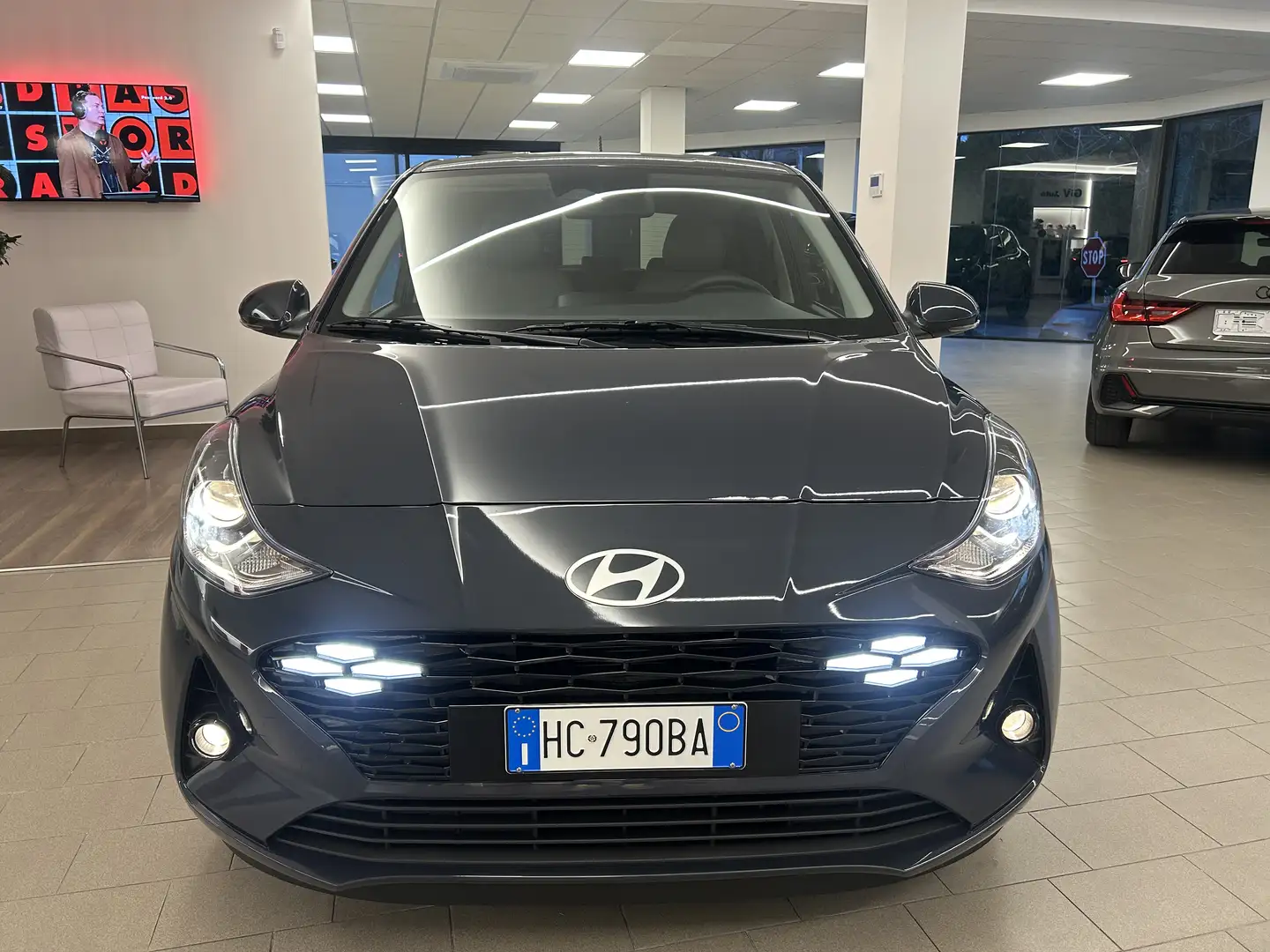 Hyundai i10 1.0 mpi PRIME 63cv automatica Ok Neopatente Grau - 1