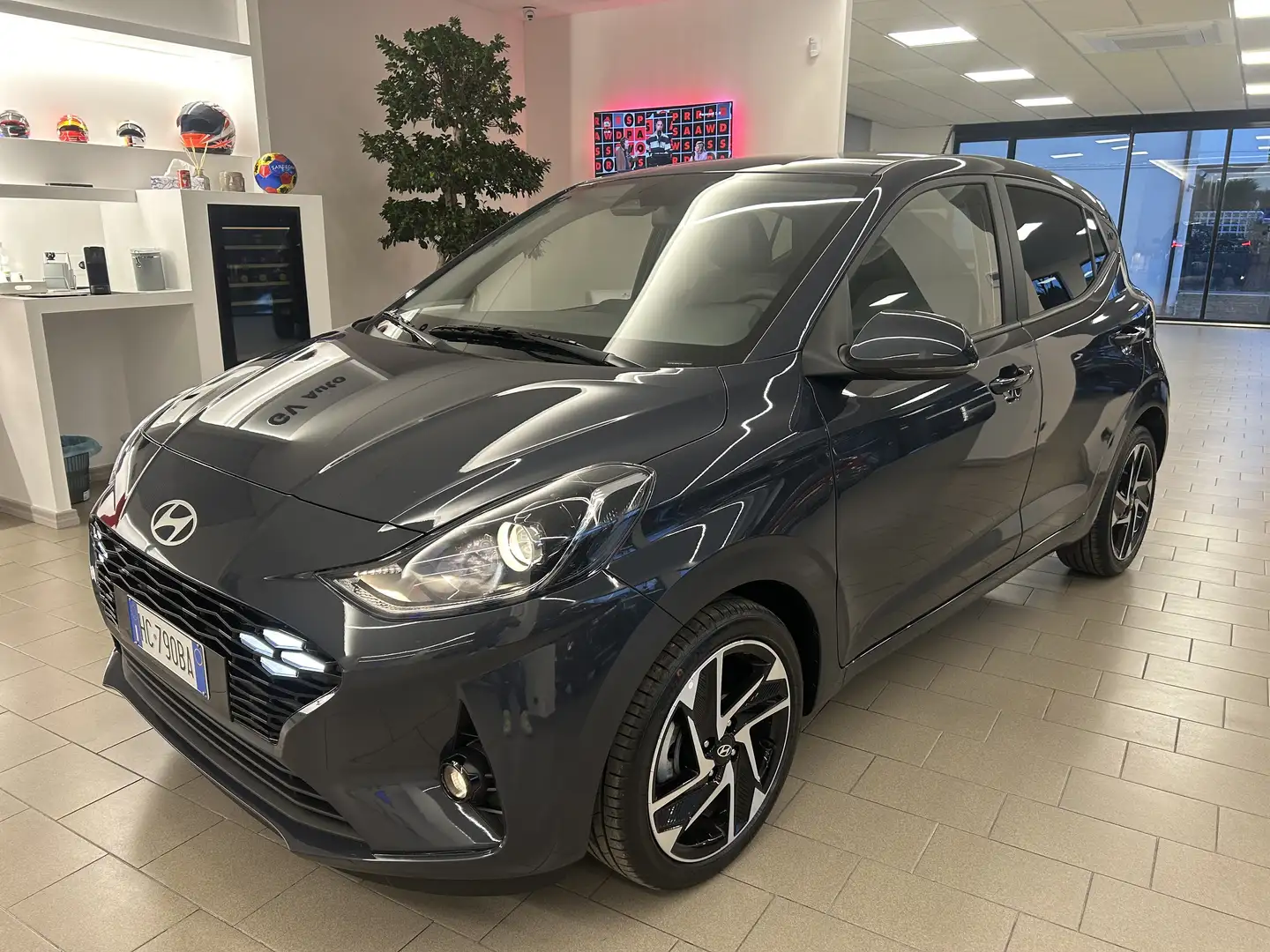 Hyundai i10 1.0 mpi PRIME 63cv automatica Ok Neopatente Grau - 2
