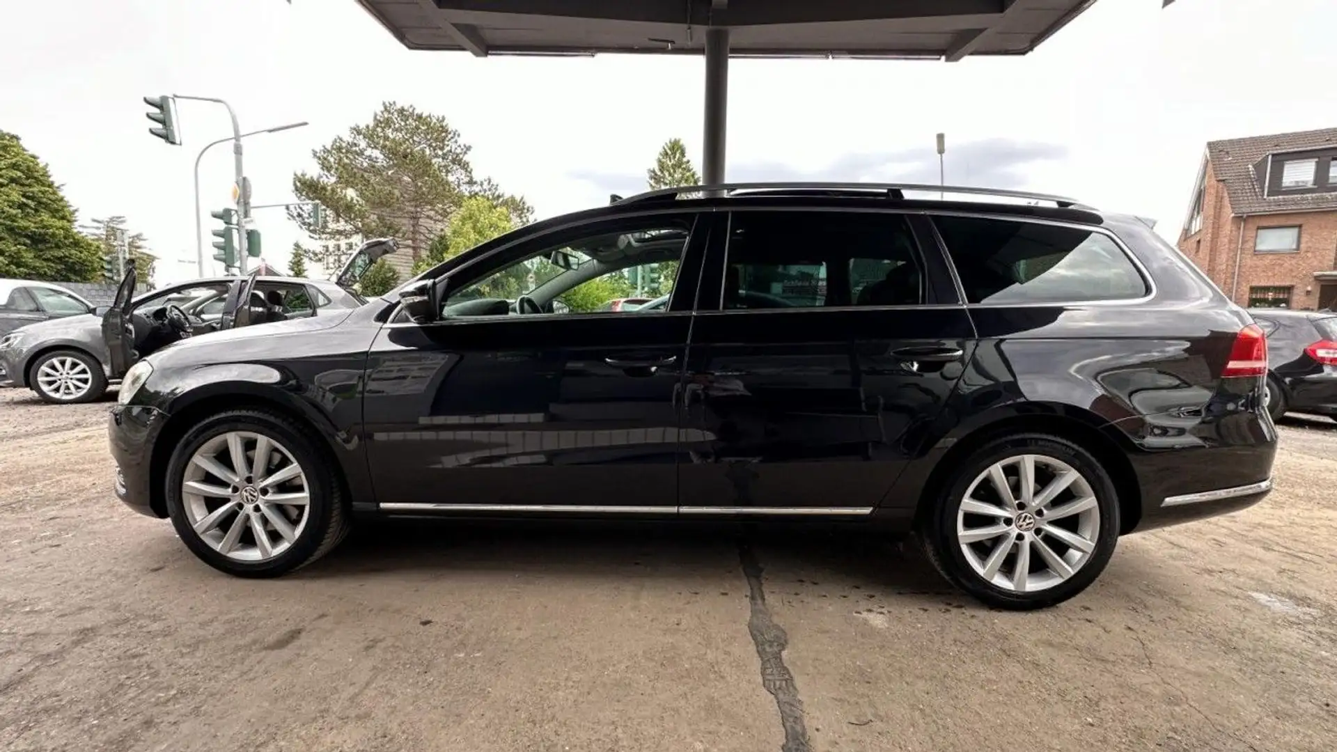 Volkswagen Passat Variant Highline*Xenon*Pano*Pdc*Navi*Alus Zwart - 2