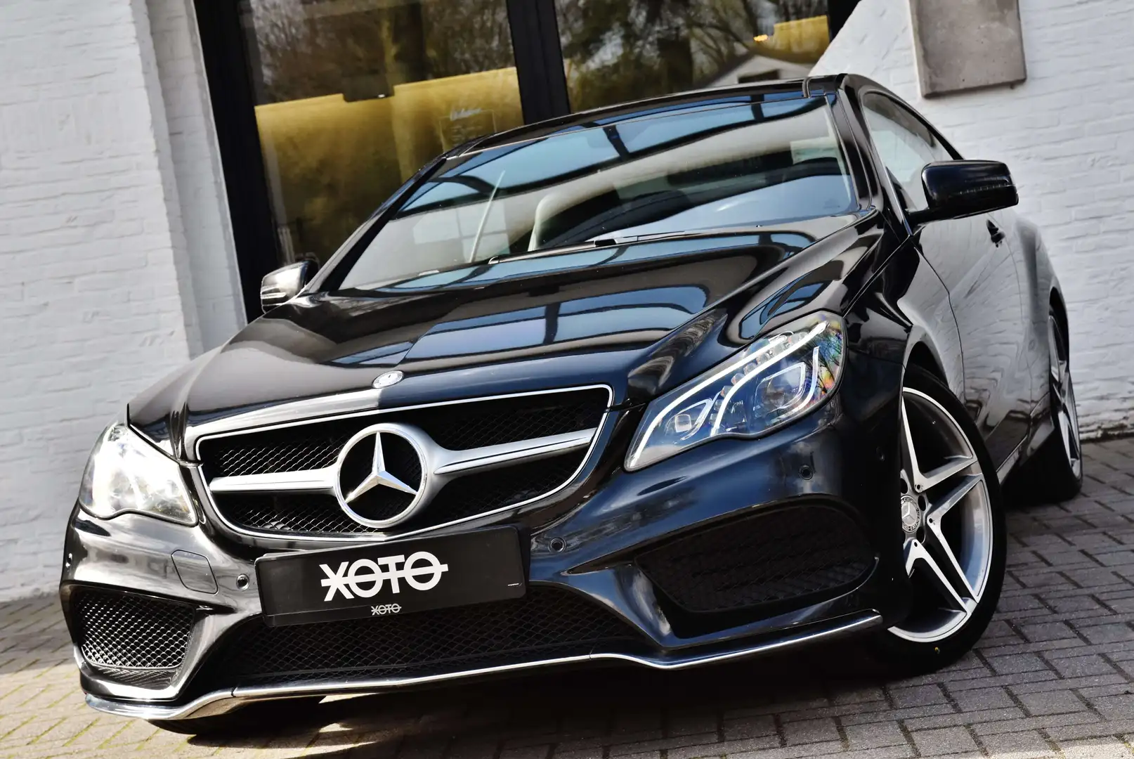 Mercedes-Benz E 220 CDI BE AUT. COUPE AMG PACK *FACELIFT MODEL 2014* Noir - 1