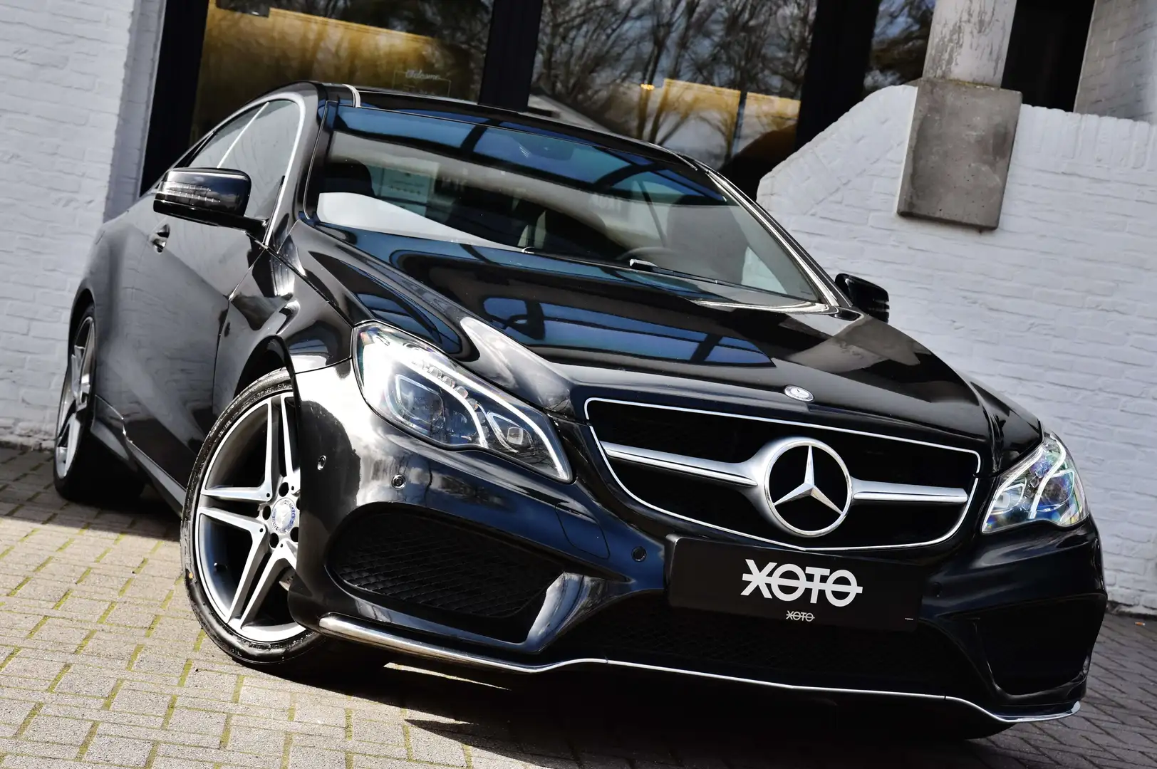 Mercedes-Benz E 220 CDI BE AUT. COUPE AMG PACK *FACELIFT MODEL 2014* Negro - 2