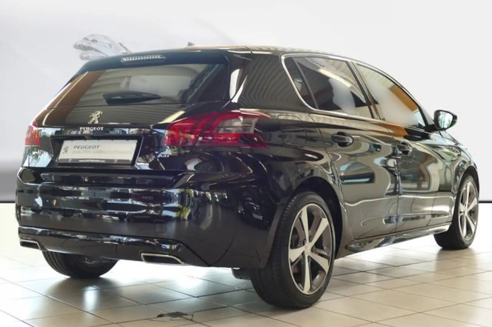Peugeot 308 130 EAT8 Stop & Start GT++NAVI++RFK Schwarz - 2