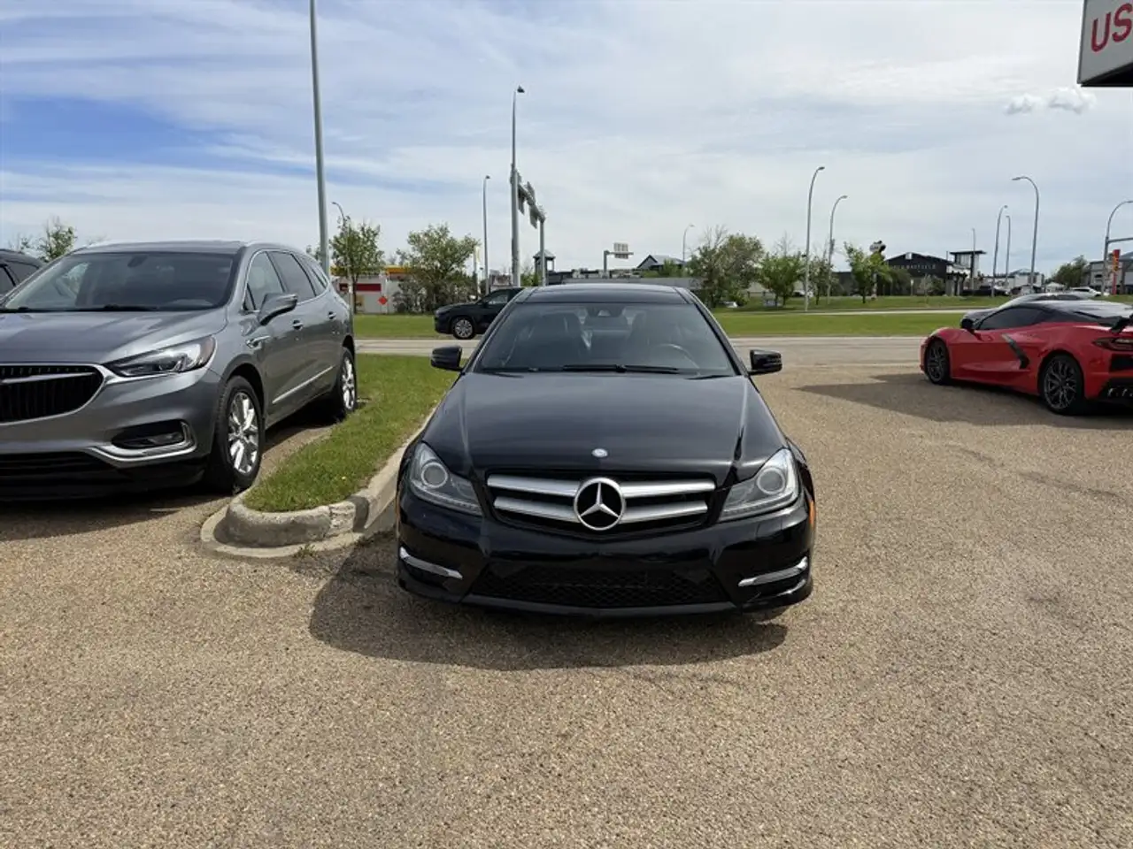 Mercedes-Benz C-Class photo Mercedes-Benz C-Class