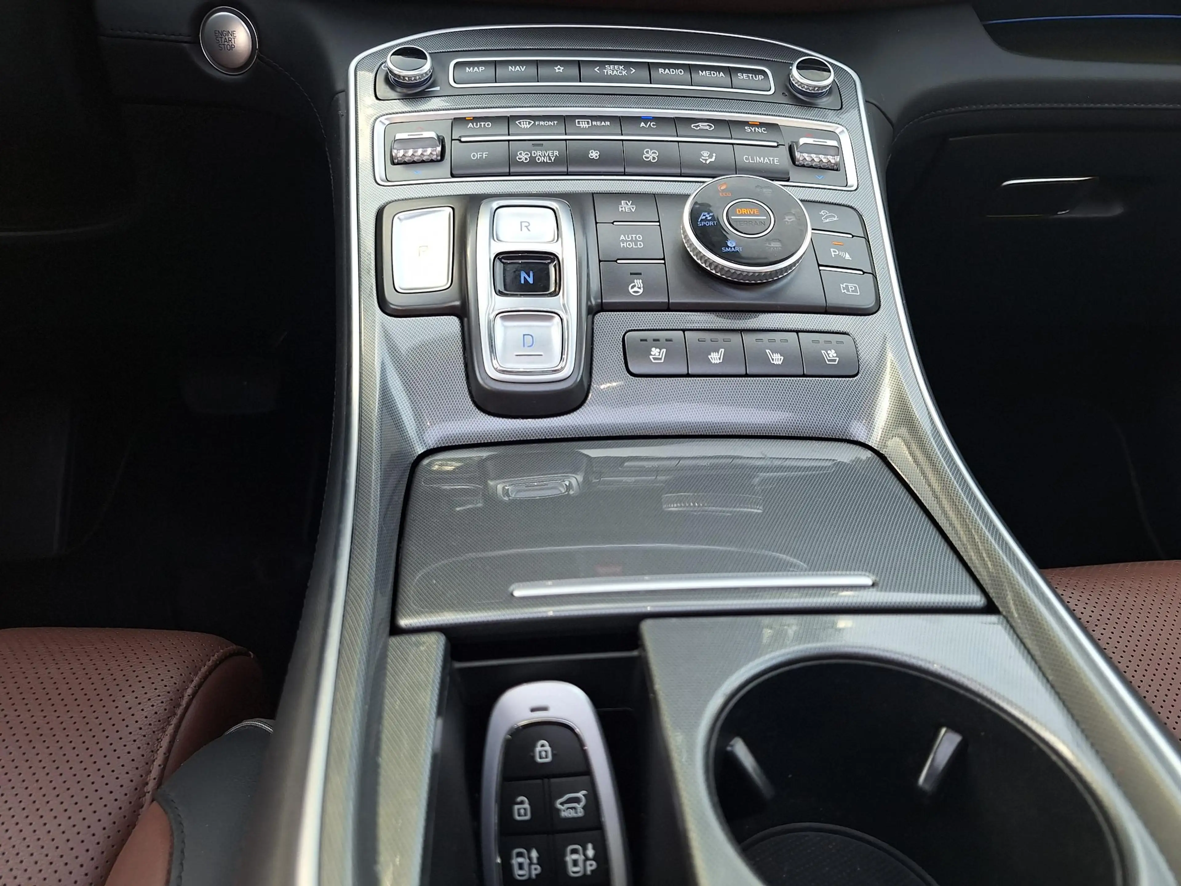 Hyundai SANTA FE 1.6 T-GDI PHEV Premium Sky | SOH: 96,8% | Panorama — photo 45