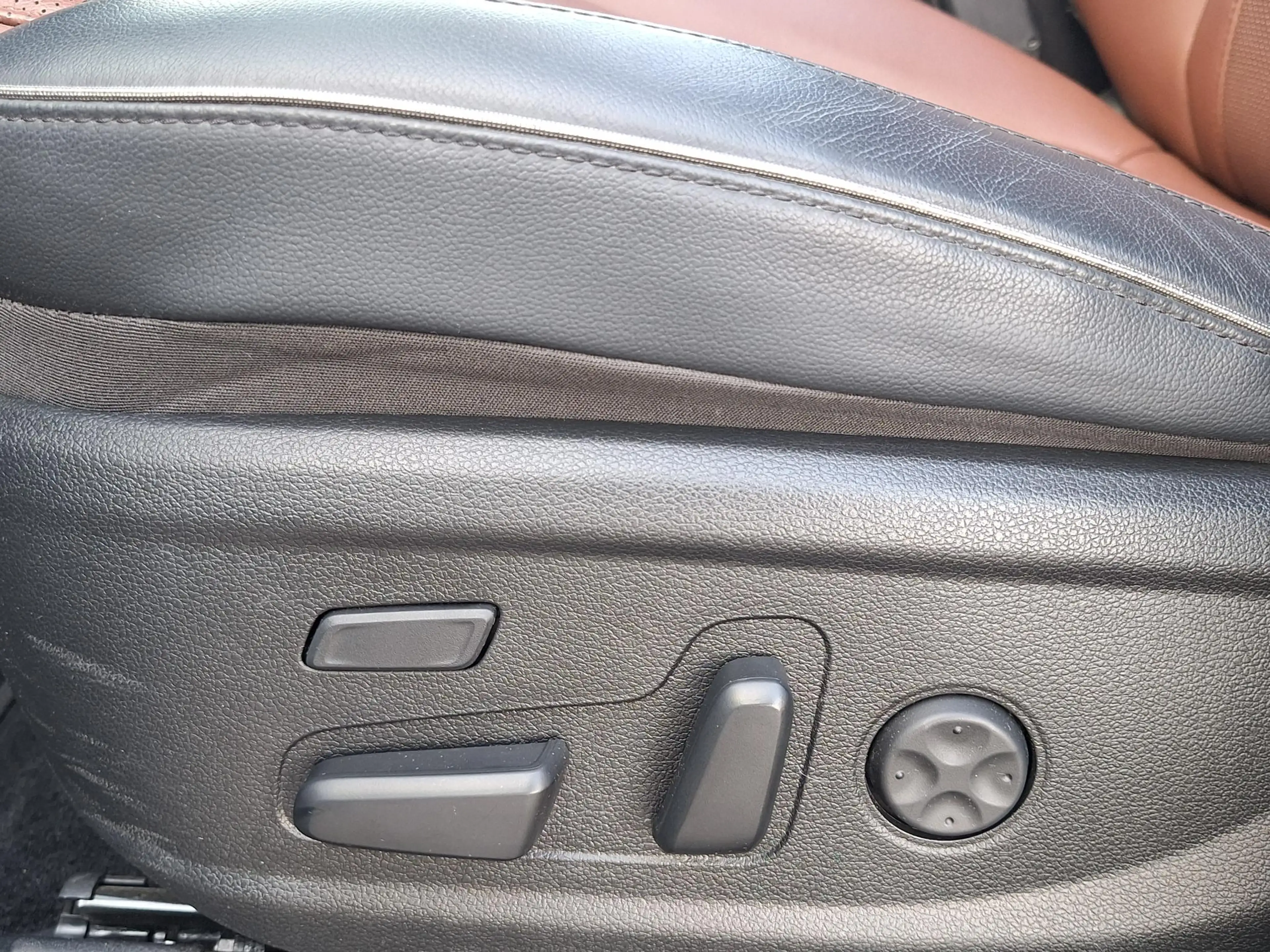 Hyundai SANTA FE 1.6 T-GDI PHEV Premium Sky | SOH: 96,8% | Panorama — photo 36