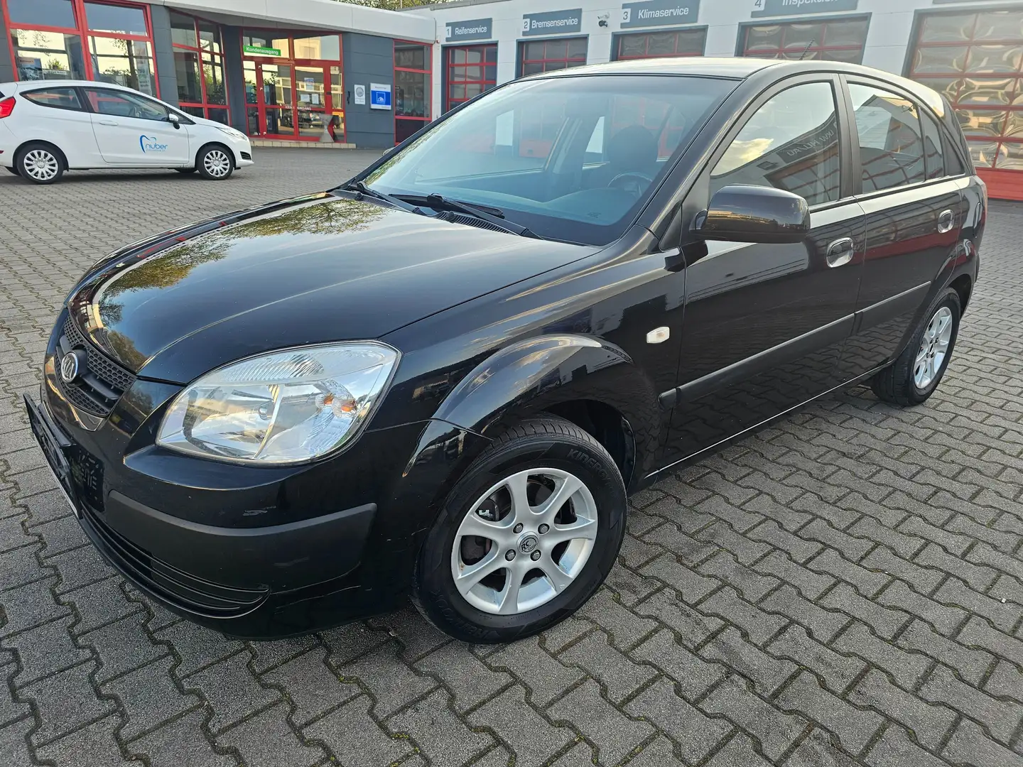 Kia Rio 1.4 EX Top,Klima,2.Hand,Alu,ZV,Airbags,Tüv07/25 Negro - 1