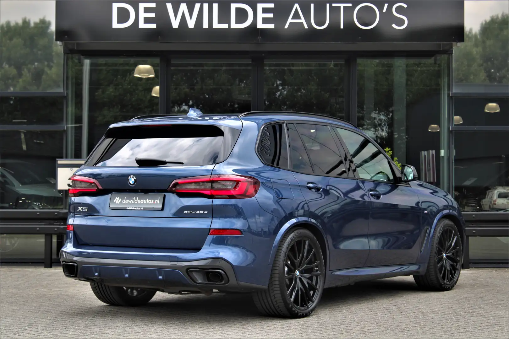 BMW X5 xDrive45e M-sport 394pk M-seats Bowers&Wilkins Sky Blauw - 2