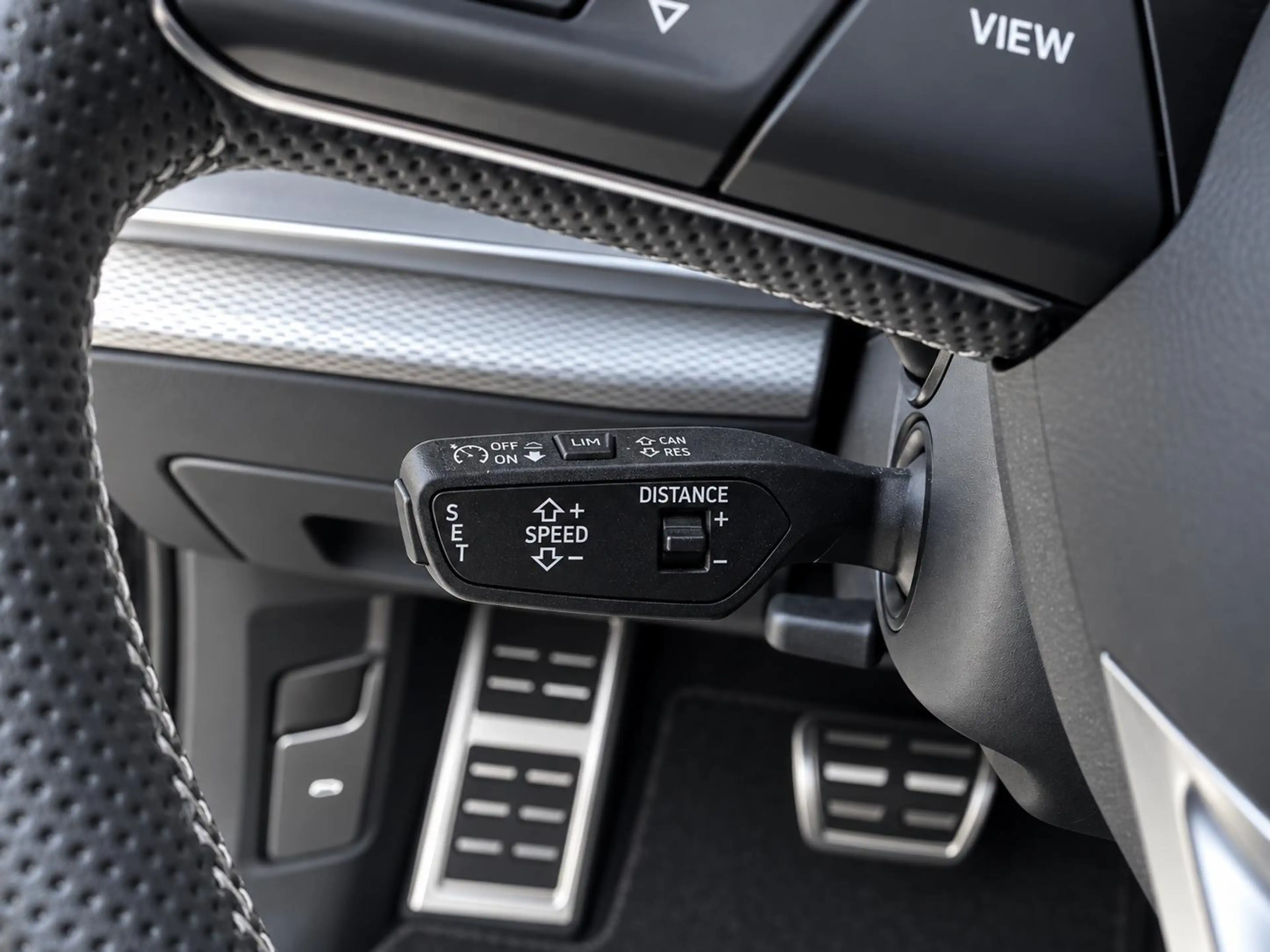 Audi Q8 55 TFSI e quattro S line Competition Head-Up Lucht — photo 10