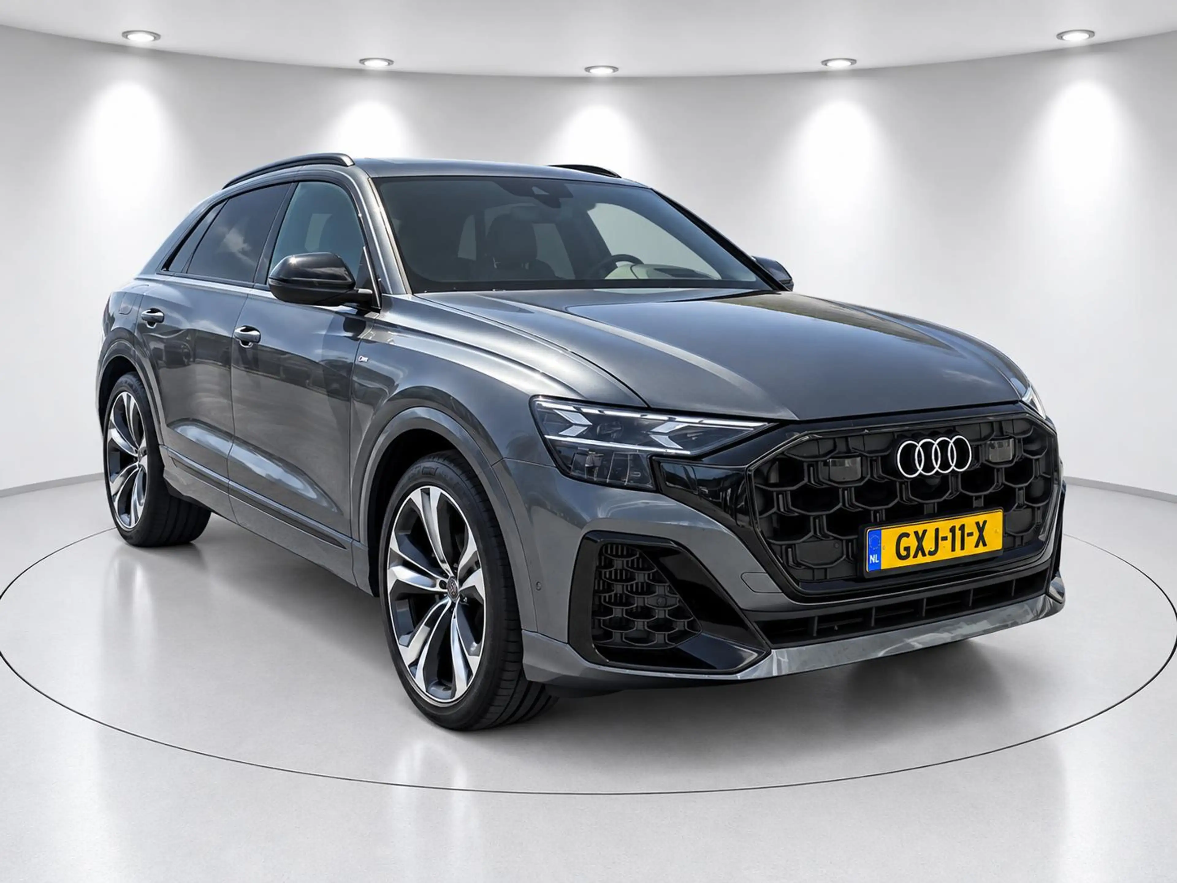 Audi Q8 55 TFSI e quattro S line Competition Head-Up Lucht — photo 6