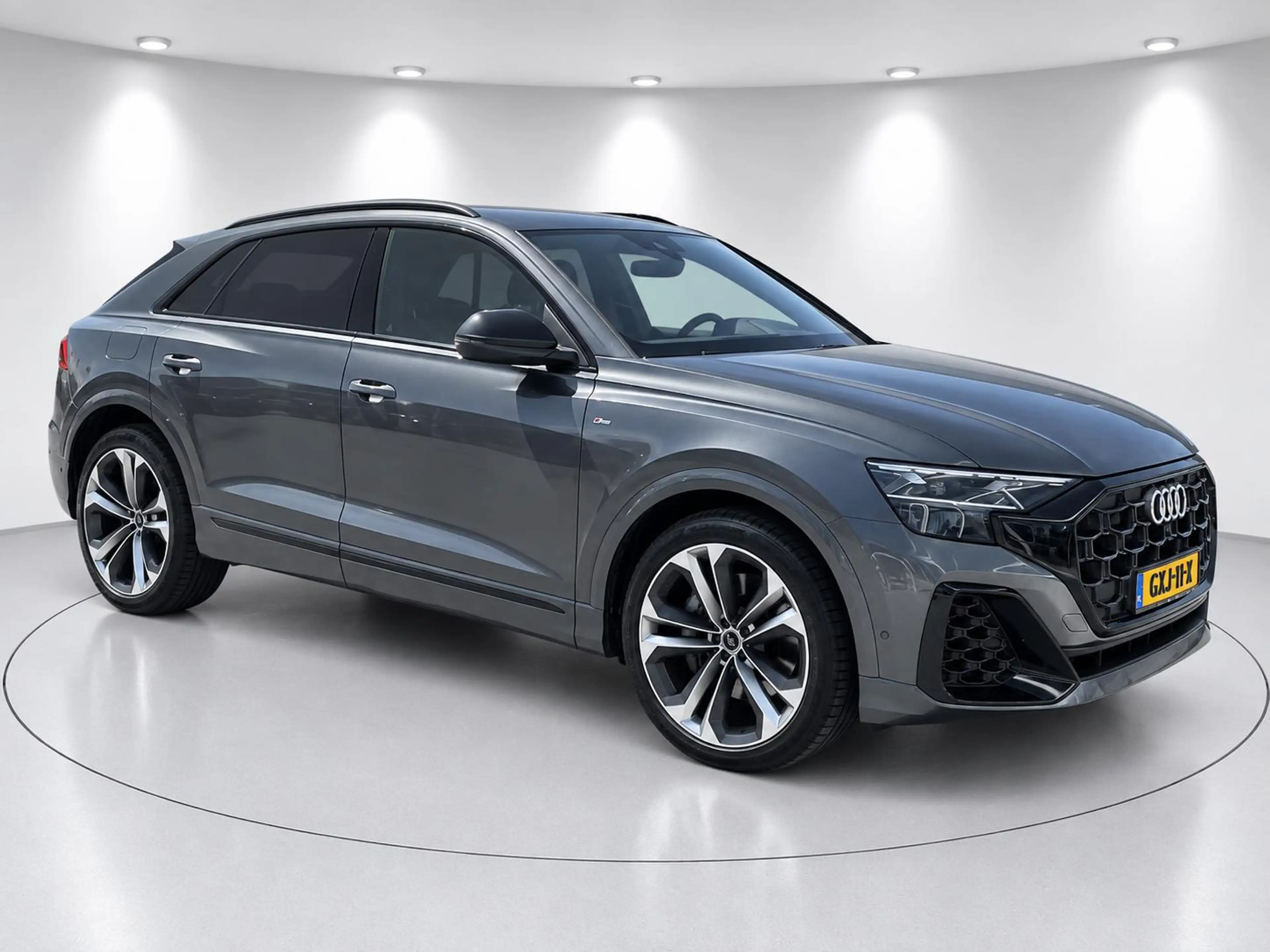 Audi Q8 55 TFSI e quattro S line Competition Head-Up Lucht — photo 5