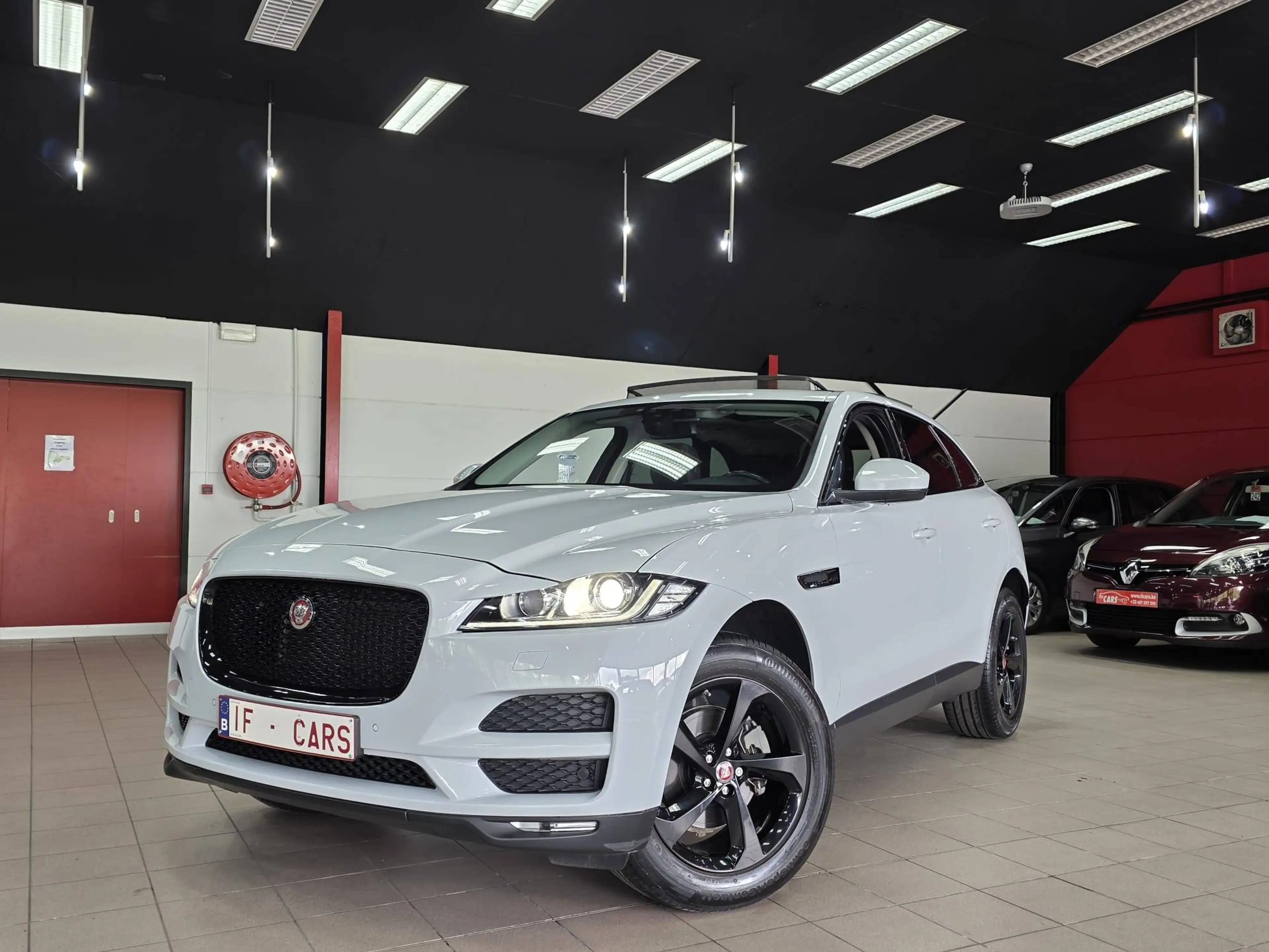 Jaguar F-Pace F-Pace 2.0 D AWD Limited Edition Prestige**EXPORT OF HANDELAAR VERKOOP** — photo 3
