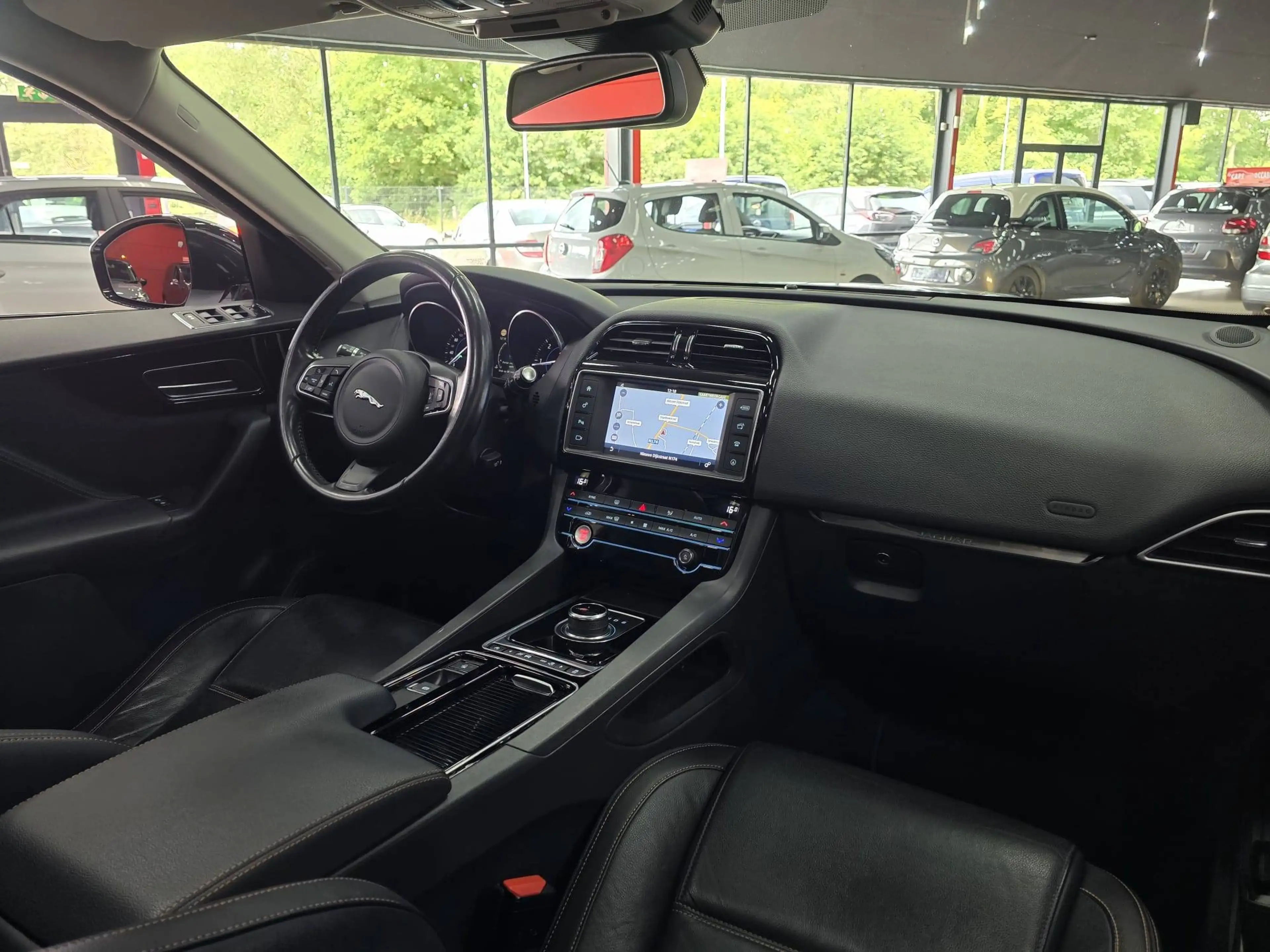 Jaguar F-Pace F-Pace 2.0 D AWD Limited Edition Prestige**EXPORT OF HANDELAAR VERKOOP** — photo 12