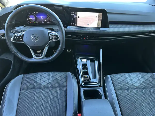 Volkswagen Golf view 11