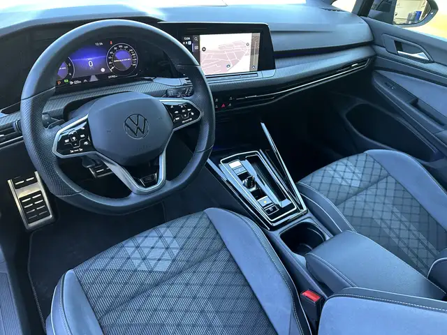Volkswagen Golf view 8