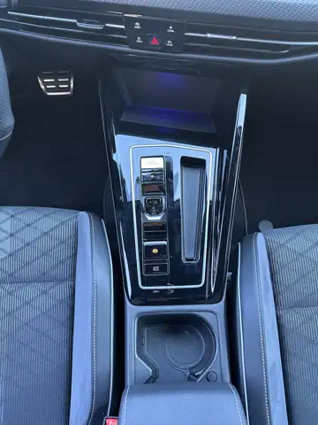 Volkswagen Golf view 13