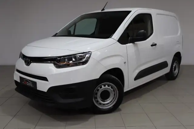 2022 Toyota Proace in White for sale