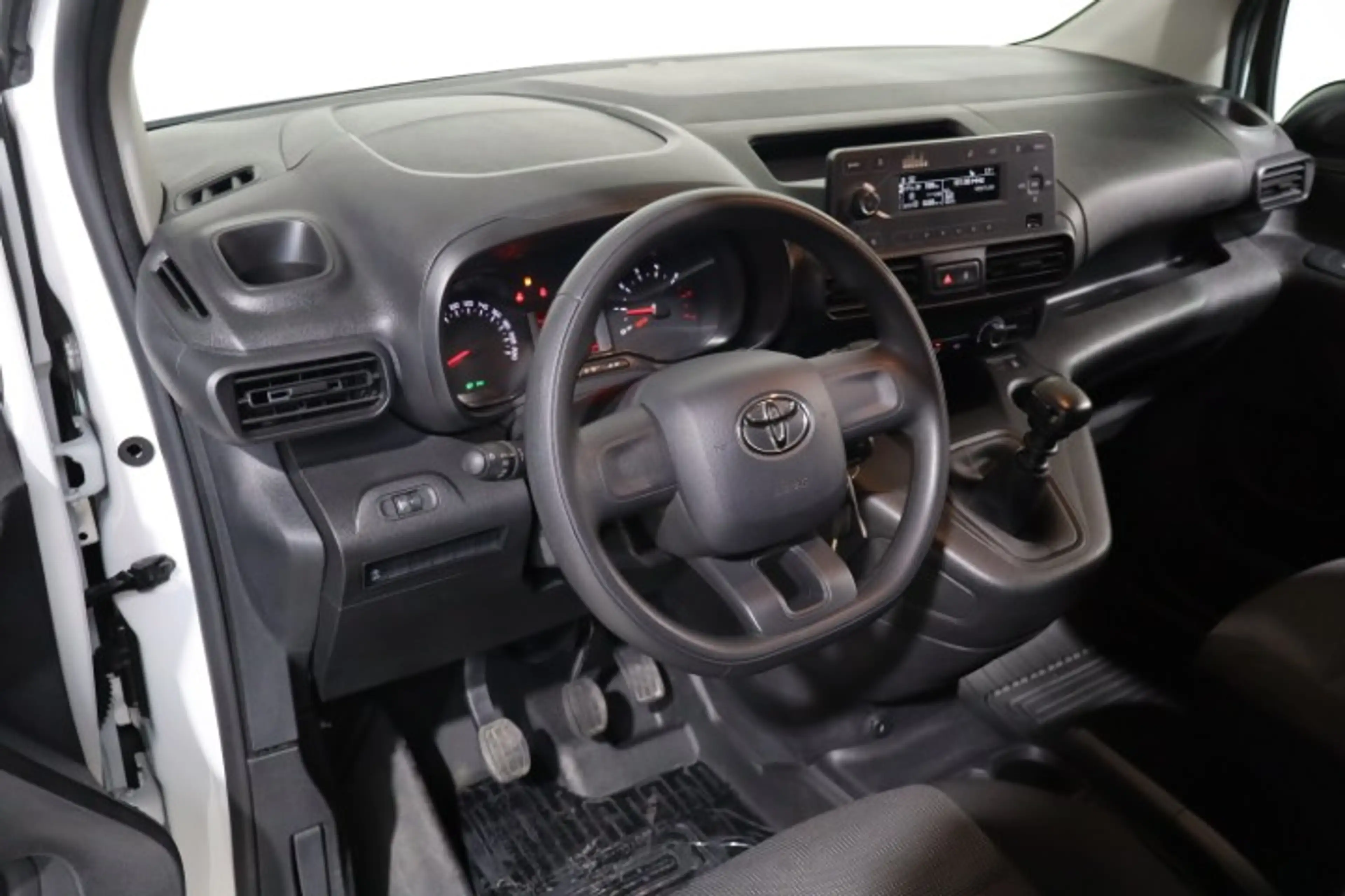 Toyota Proace 1.5 D — photo 14