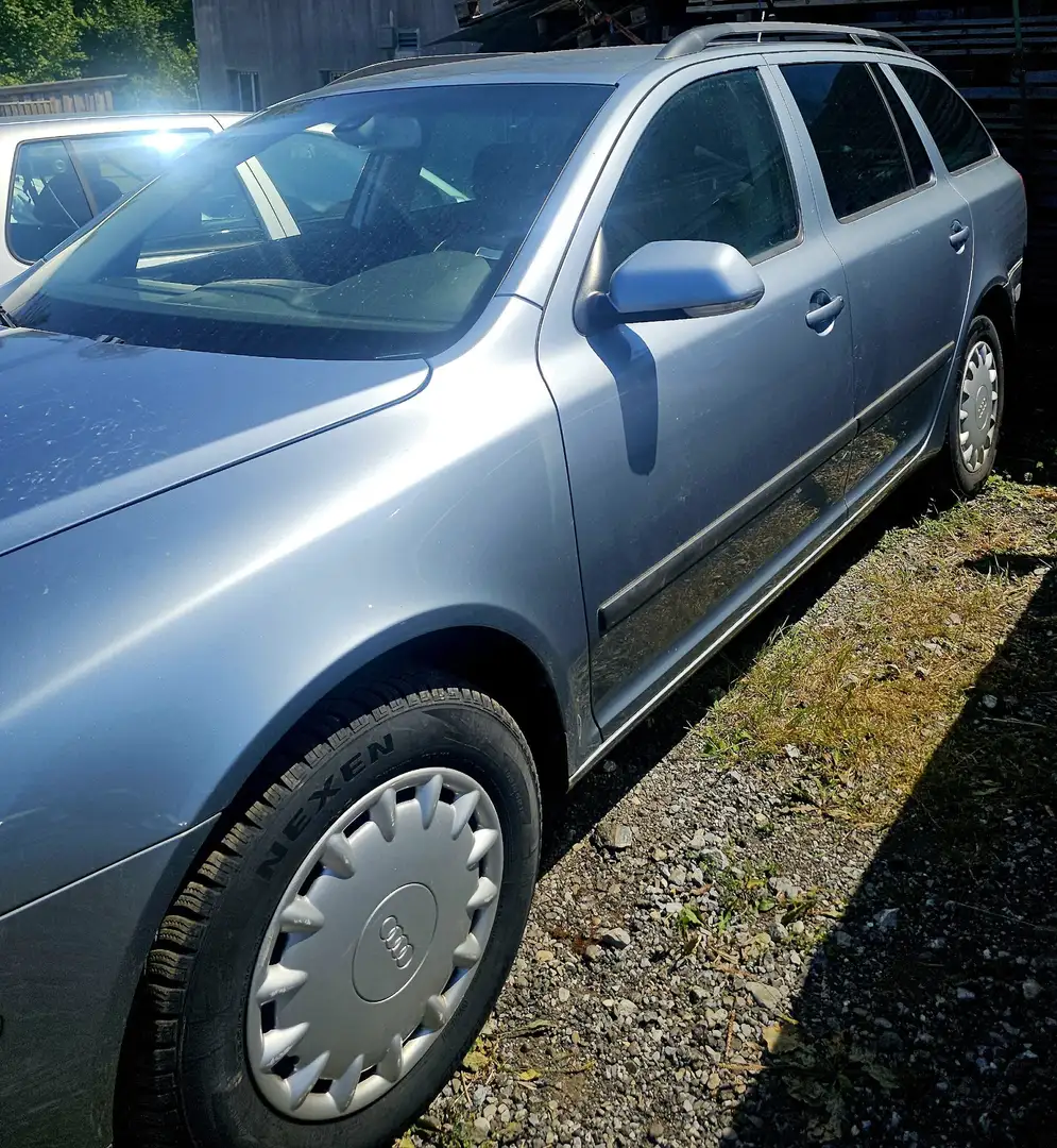 Skoda Octavia Combi 1.6 FSI Ambiente - 2