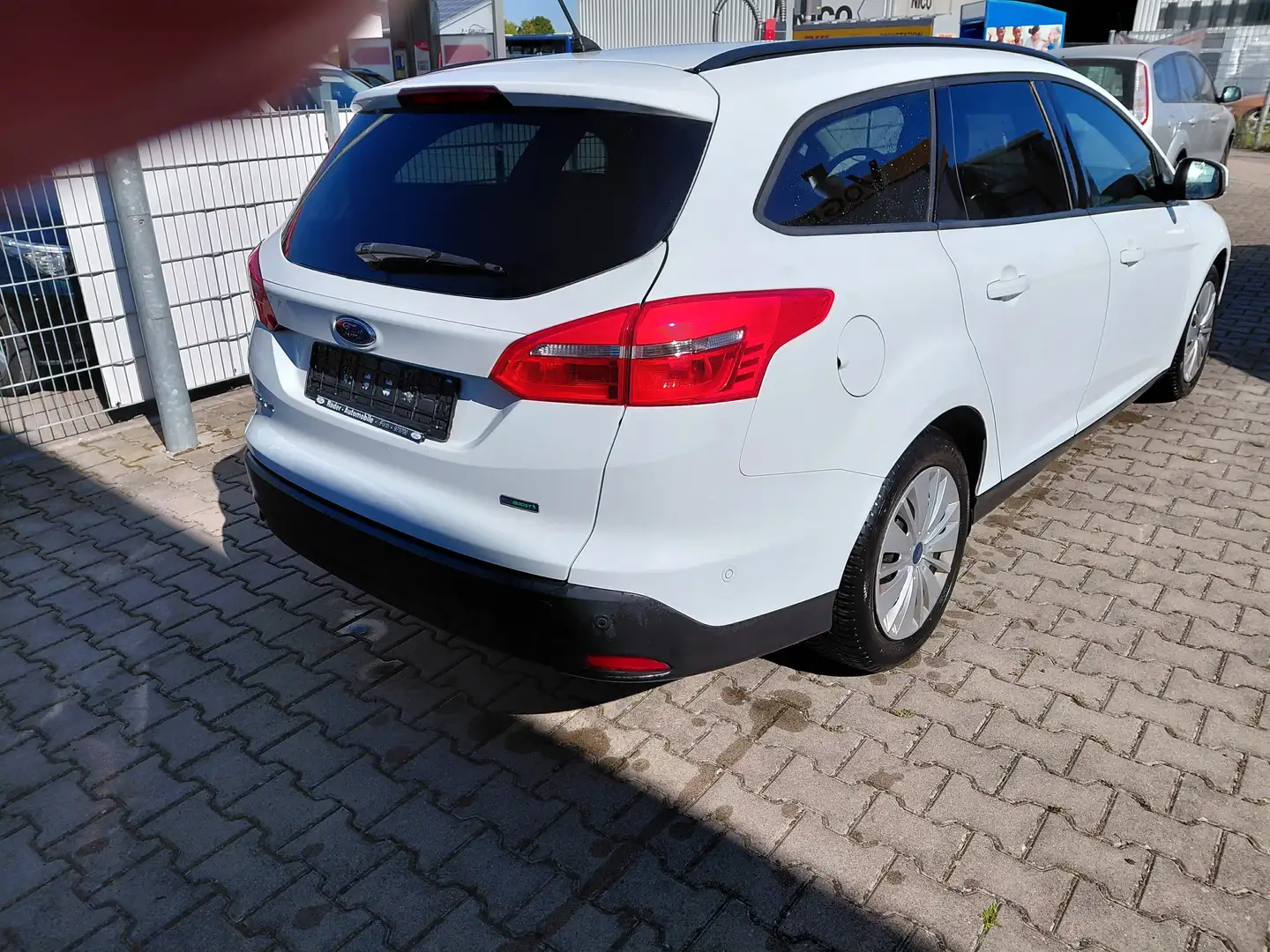 Ford Focus Focus Edition     Modell 2015 Tüv27 88920km Weiß - 2