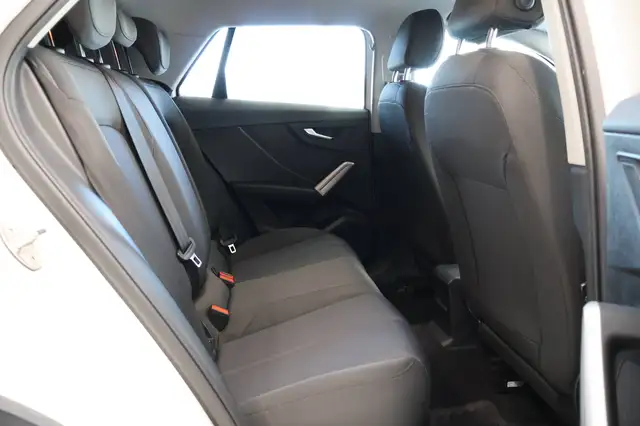 Audi Q2 view 13