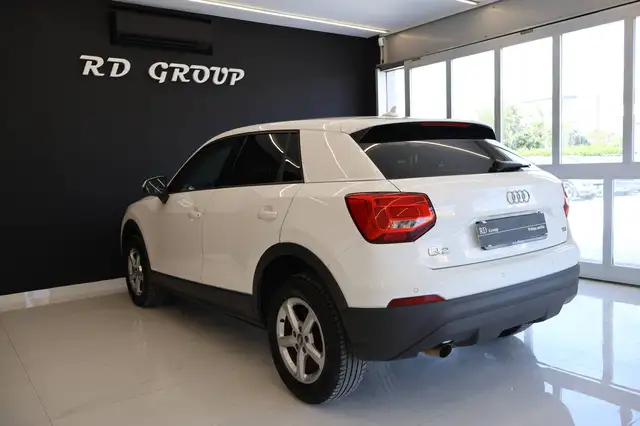 Audi Q2 view 6