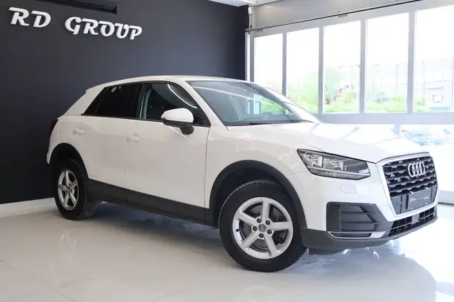 Audi Q2 view 4