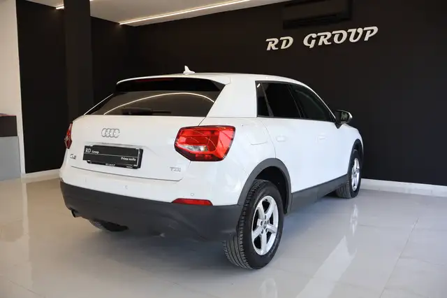 Audi Q2 view 7