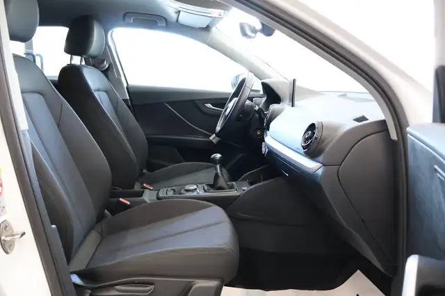 Audi Q2 view 12