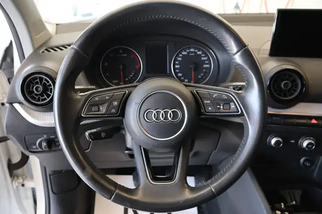 Audi Q2 view 14