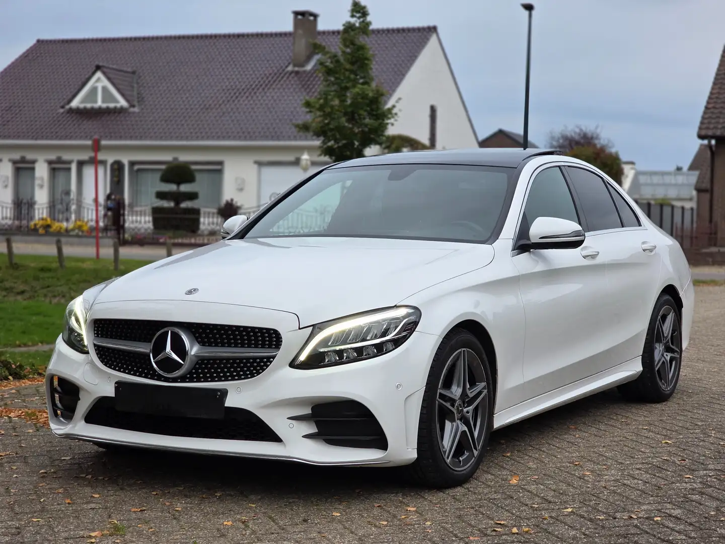 Mercedes-Benz C 200 d AMG Pack * 9G-TRONIC * Pano * Full Option * - 1