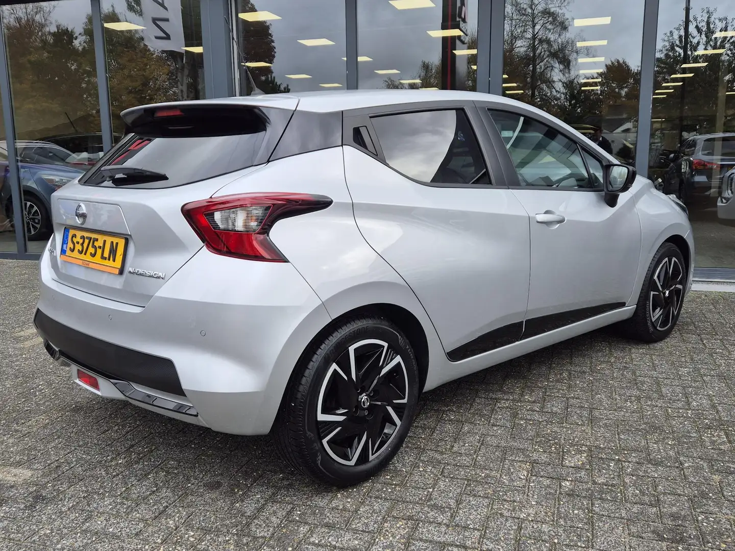 Nissan Micra 1.0 IG-T N-Design | Navigatie | Parkeersensoren | Grijs - 2